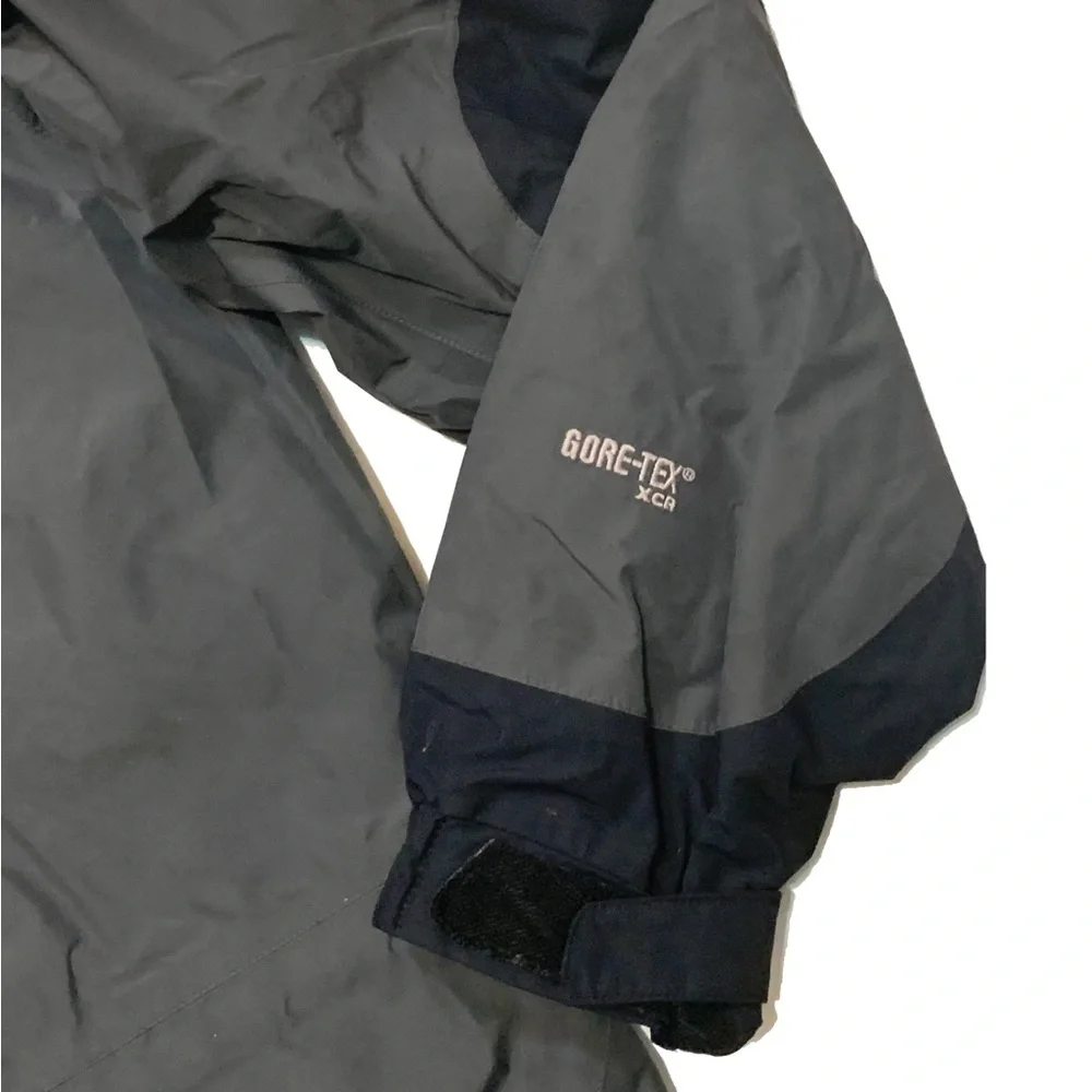 The North Face Men's Black and Gray gore tex Jacket